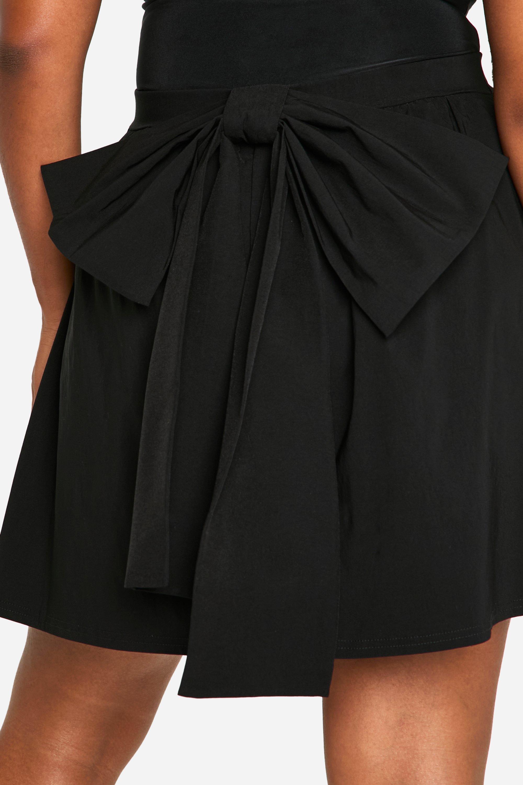 Boohoo Women s Plus Woven Stretch Bow Back Skater Mini Skirt Black