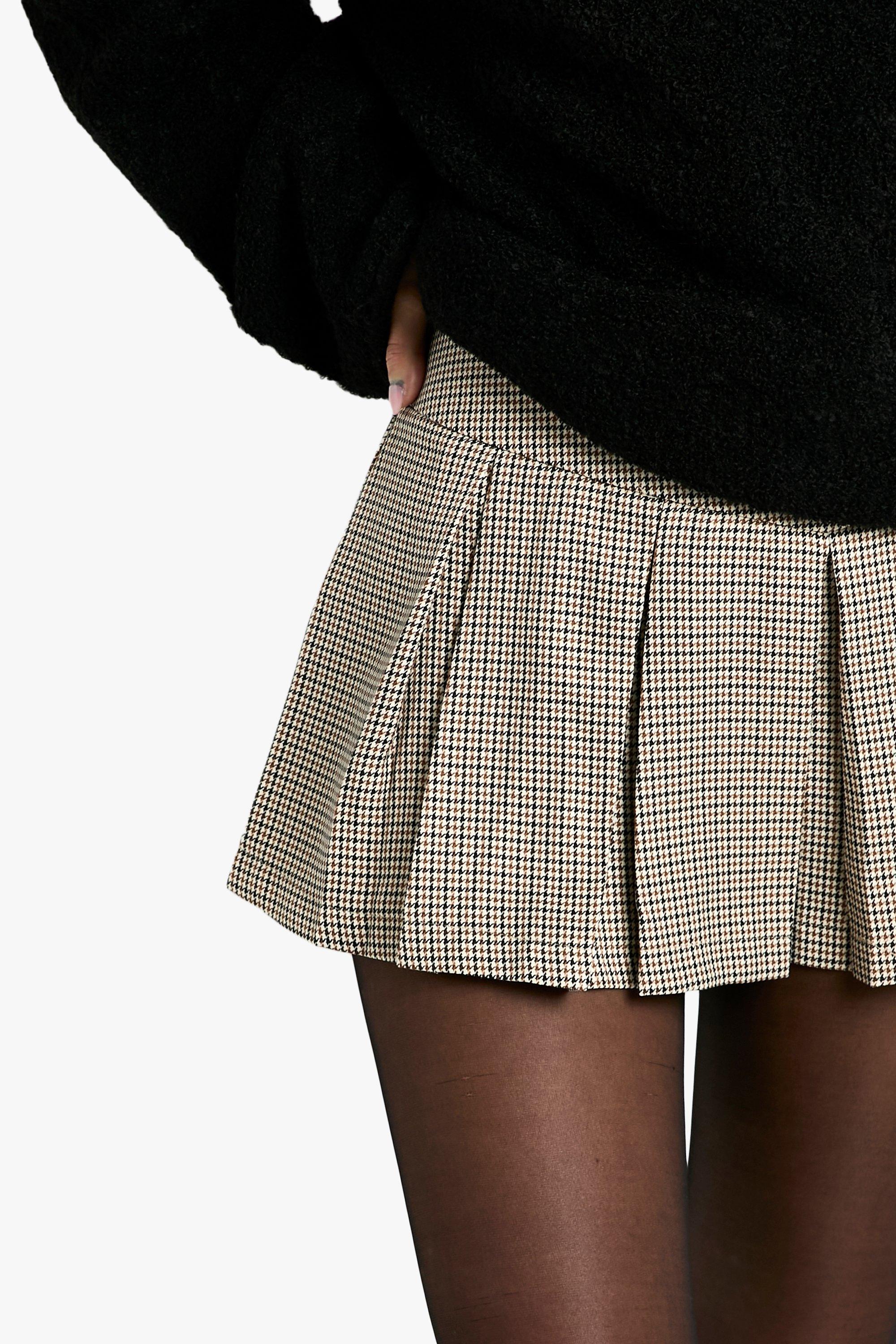 Tonal Check Pleated Micro Mini Skirt boohoo IE