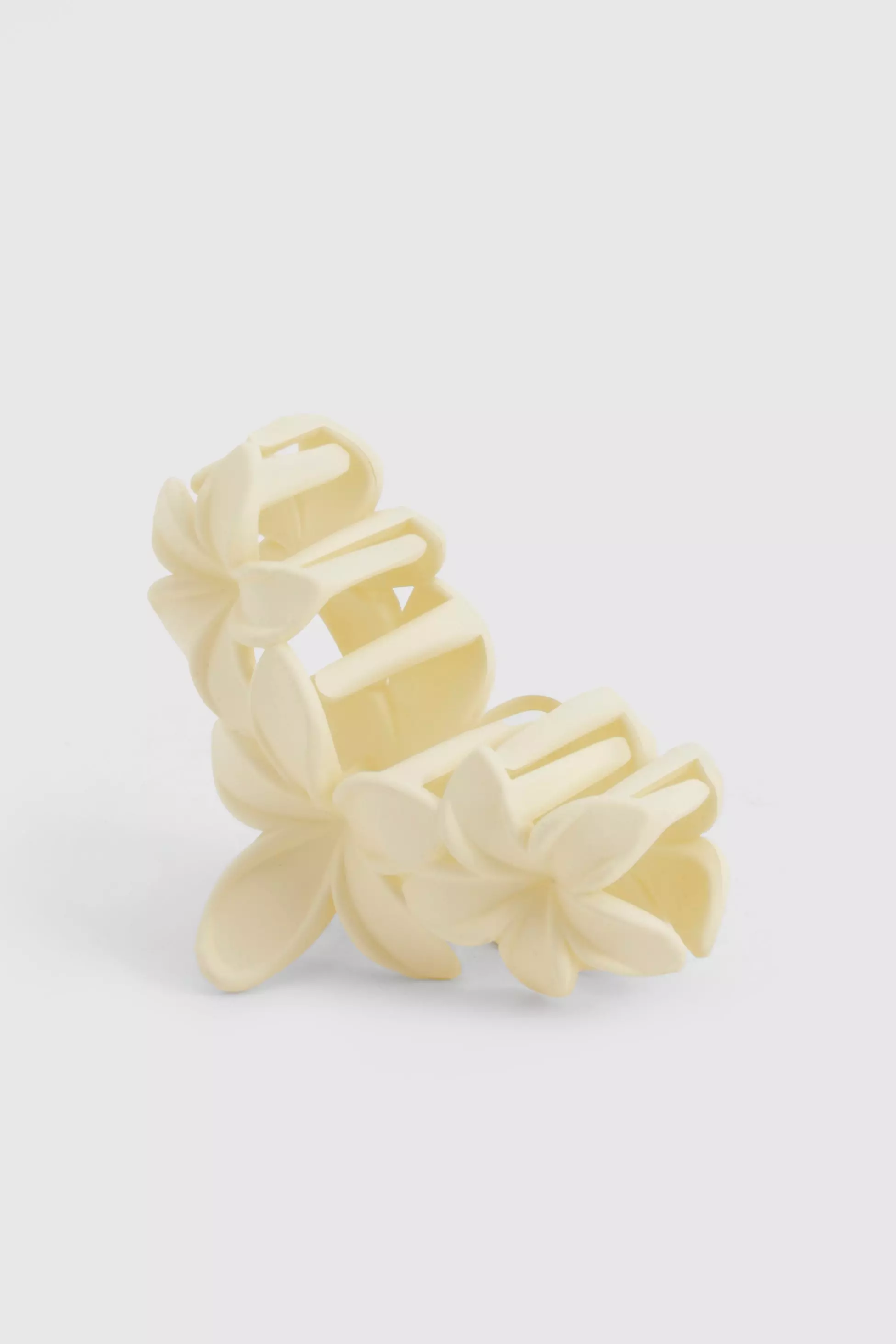 Cream Triple Flower Claw Clip  alternative image