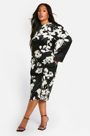 Plus Woven Floral Ruched Midi Dress black