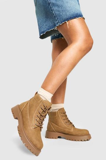 Chunky Lace Up Hiker Boots beige