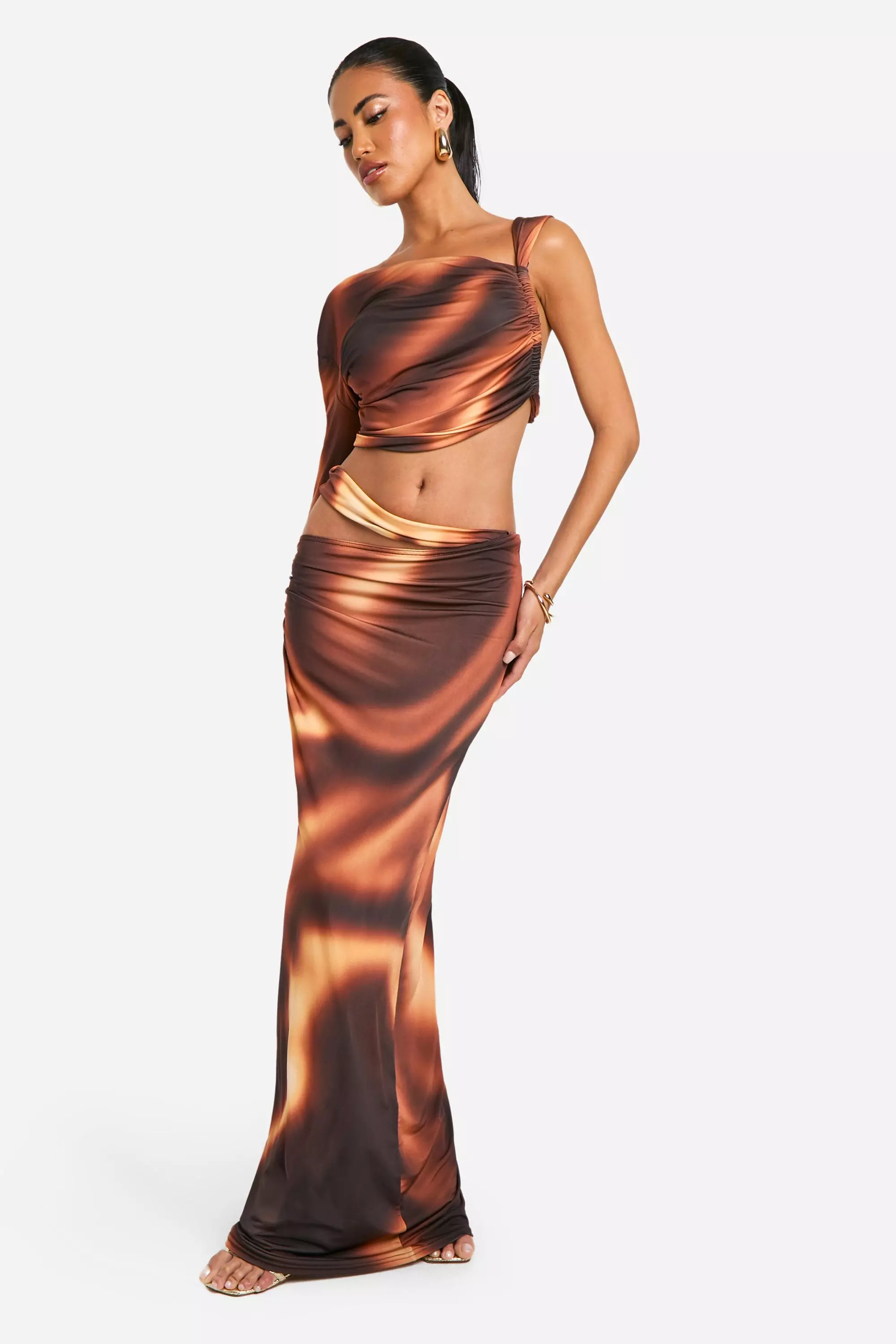 Brown Printed Slinky Cut Out Detail Maxi Skirt صورة بديلة