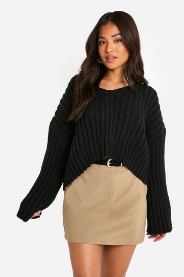 Petite Ribbed V Neck Cropped Knitted Sweater black