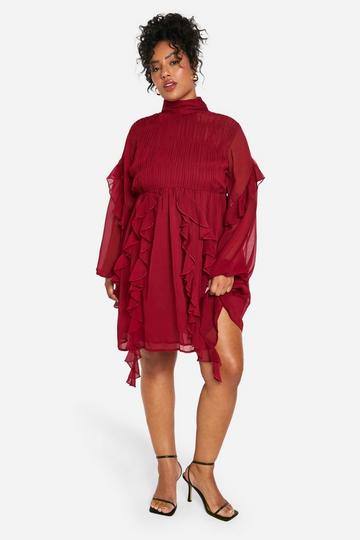 Plus Gekreukelde Gesmokte Chiffon Jurk Met Hoge Kraag En Ruches burgundy