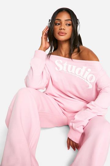 Off Shoulder Dsgn Studio Trui Met Tekst baby pink