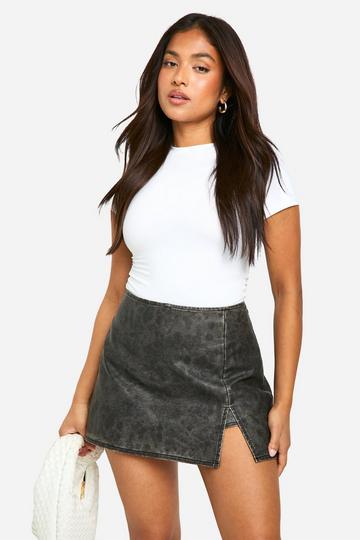 Petite Washed Pu Skort black