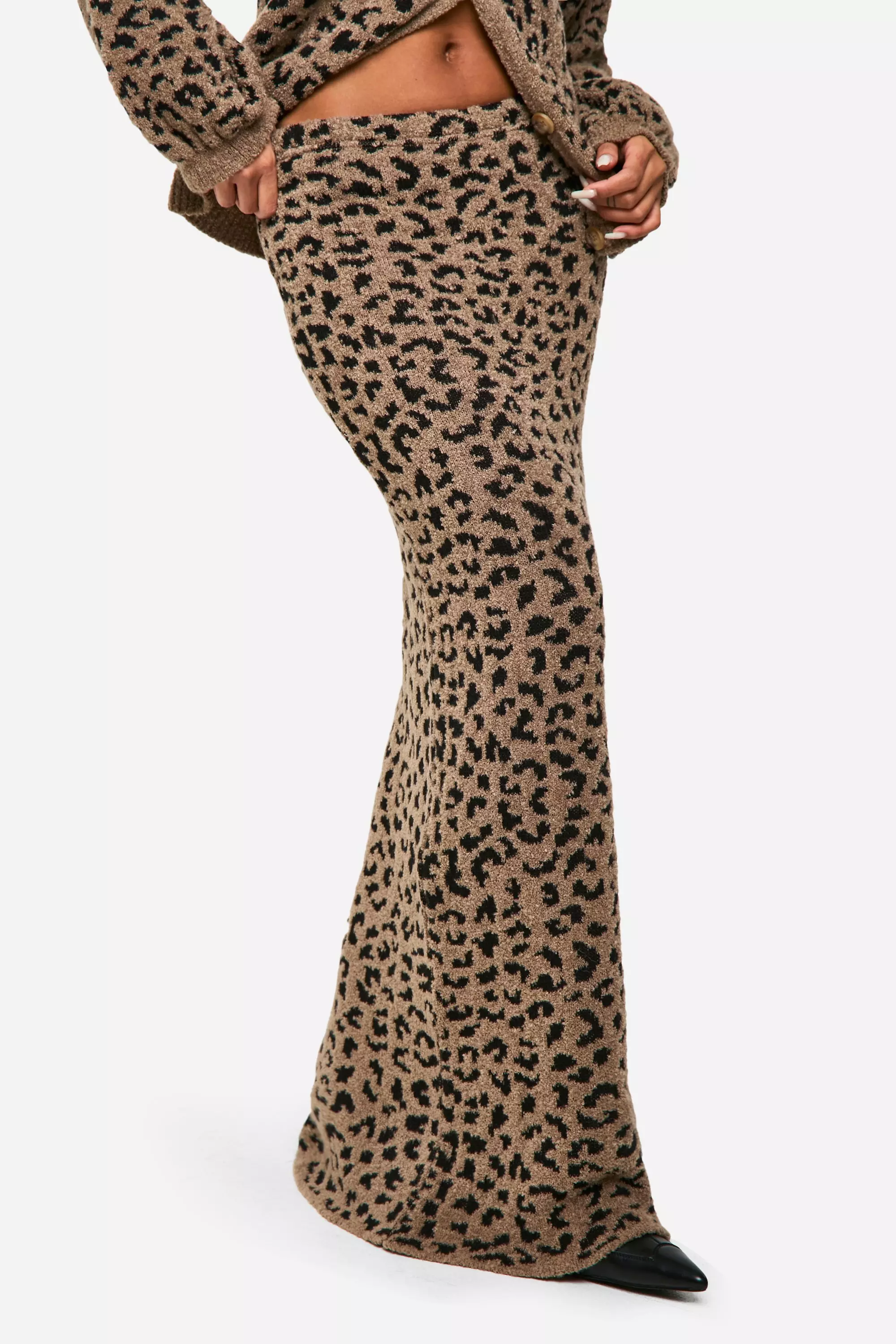 Leopard Boucle Knitted Maxi Skirt alternative image