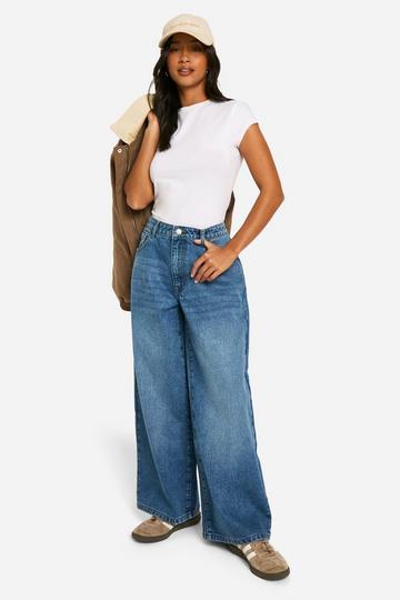 The Petite Low Rise Wide Leg Jeans blue