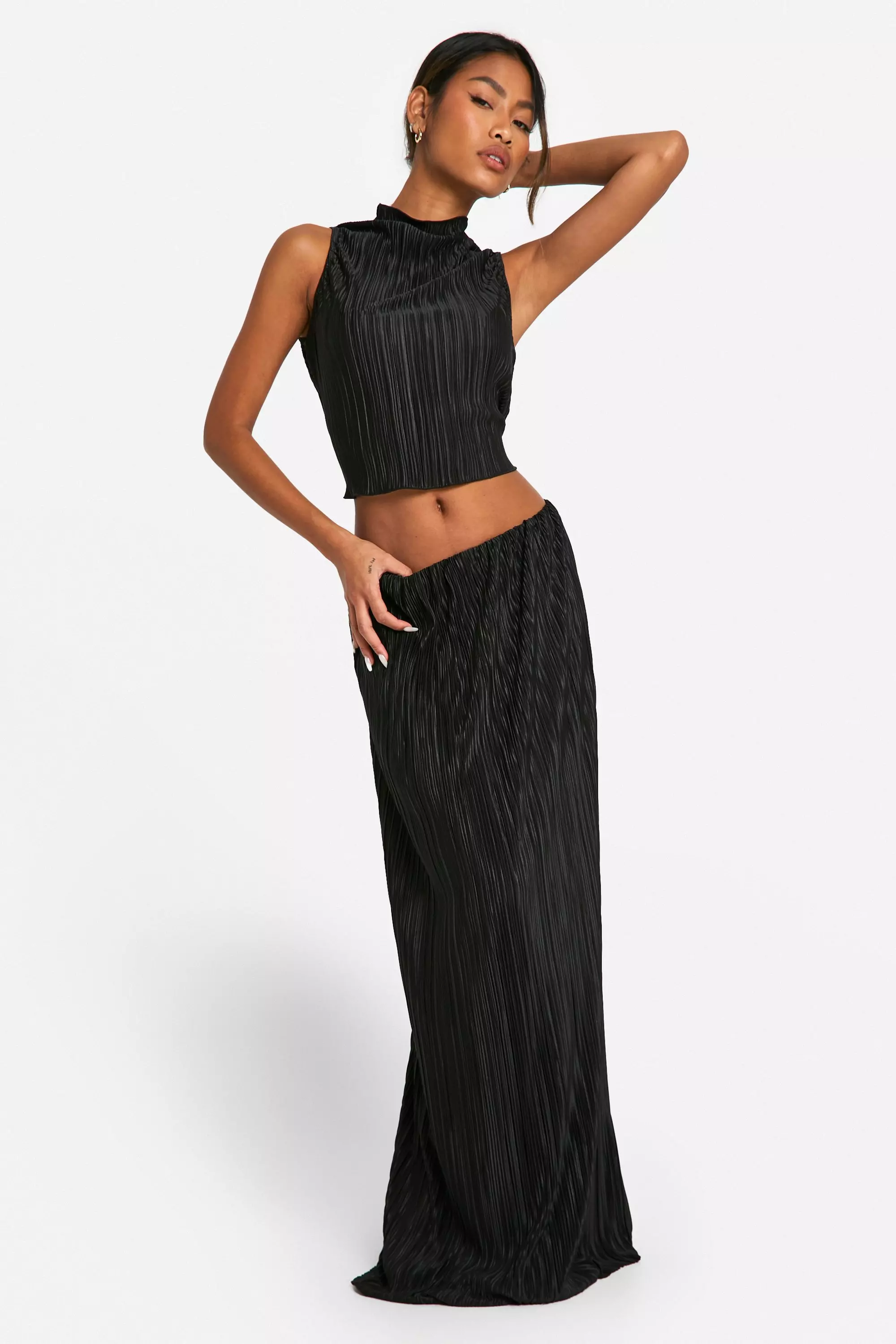Black Sleeveless Plisse High Neck Tank Top صورة بديلة