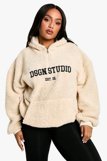 PLUS DSGN STUDIO EMBROIDERED BORG HALF ZIP HOODIE stone