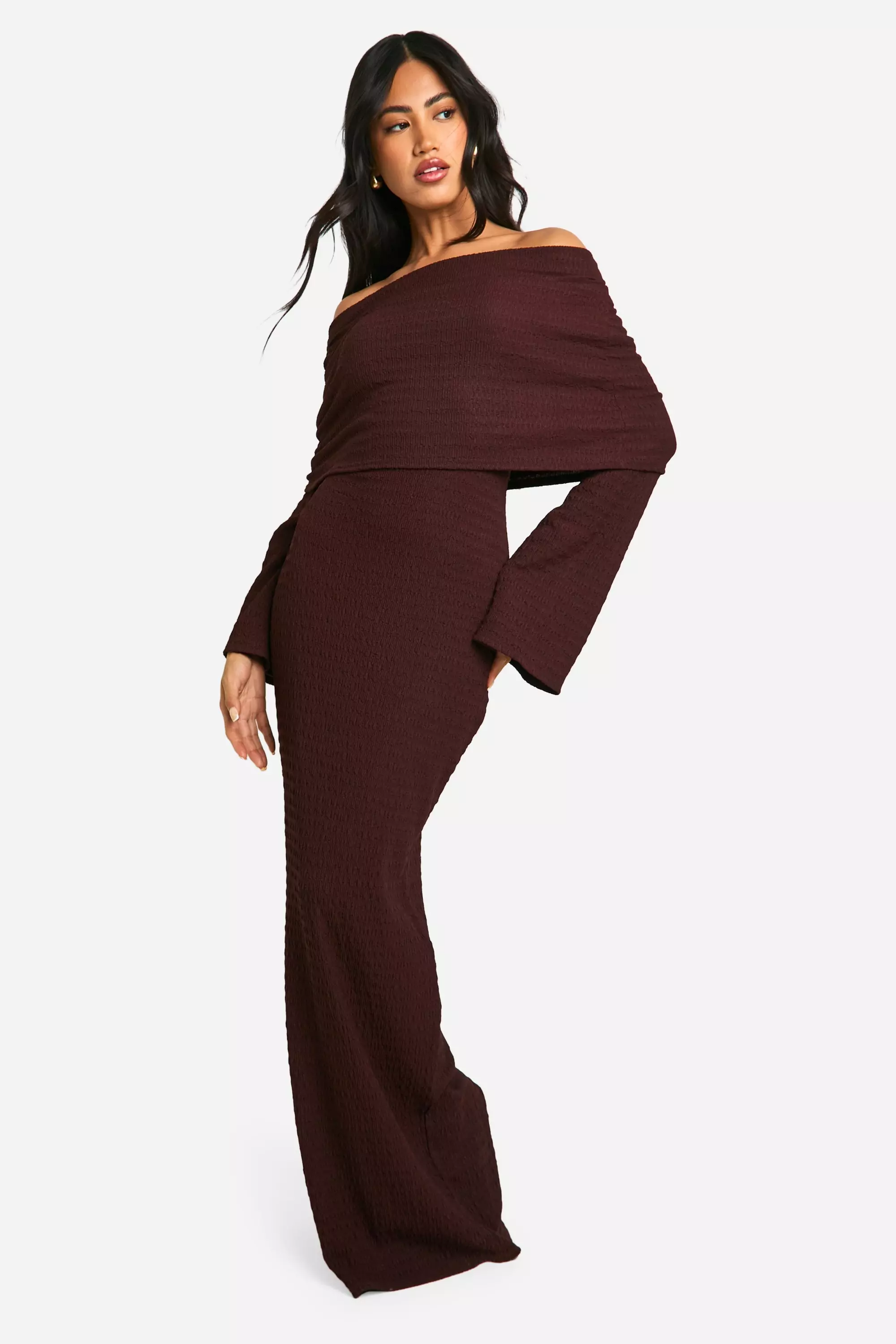 Chocolate Textured Slouchy Bardot Maxi Dress صورة بديلة