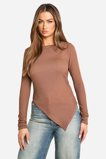 Rib Slash Neck Asyy Hem Top chocolate