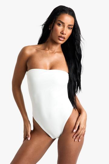 Badmode Essentials Bandeau Badpak white