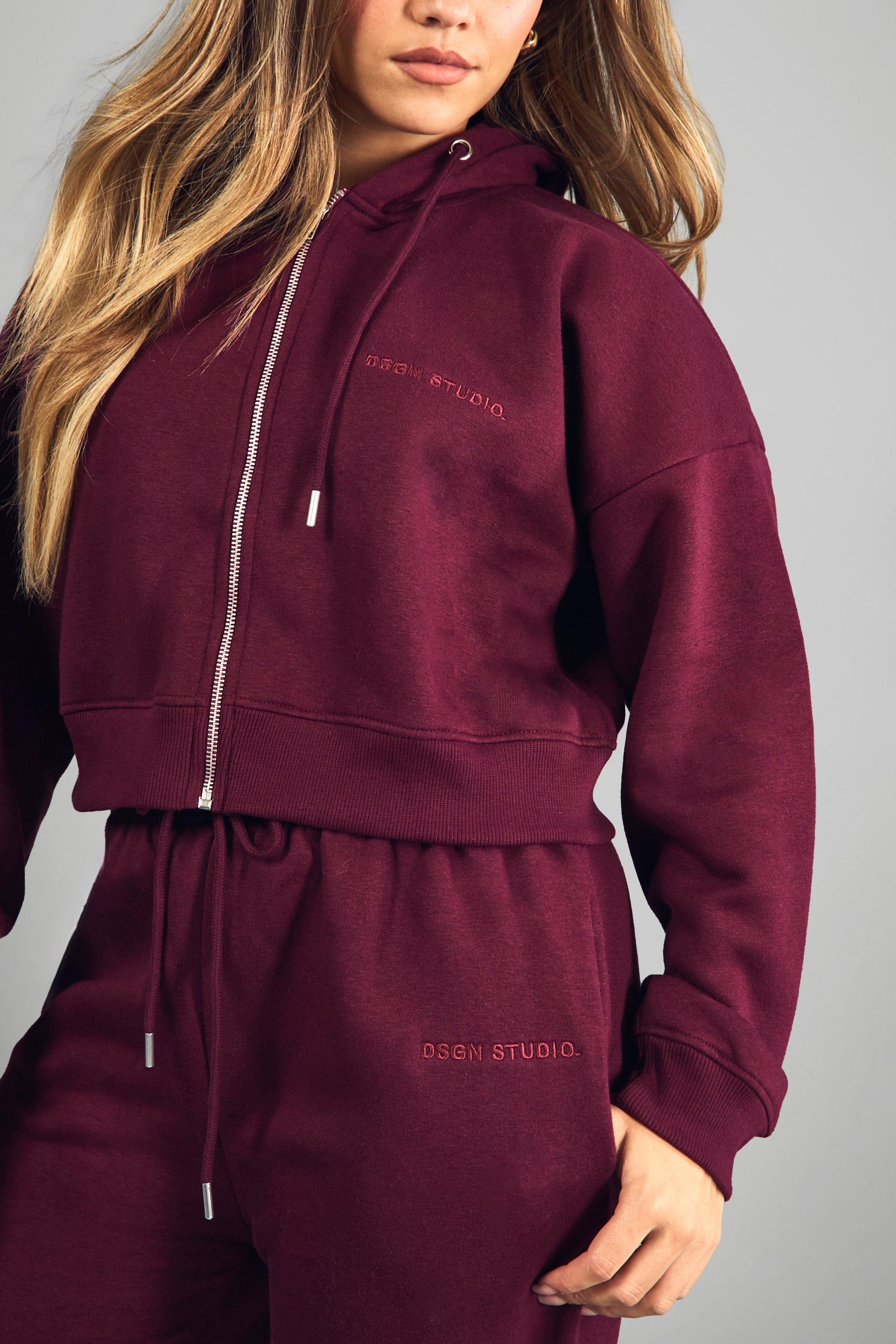 Petite Straight Leg Zip Through Tracksuit boohoo IE