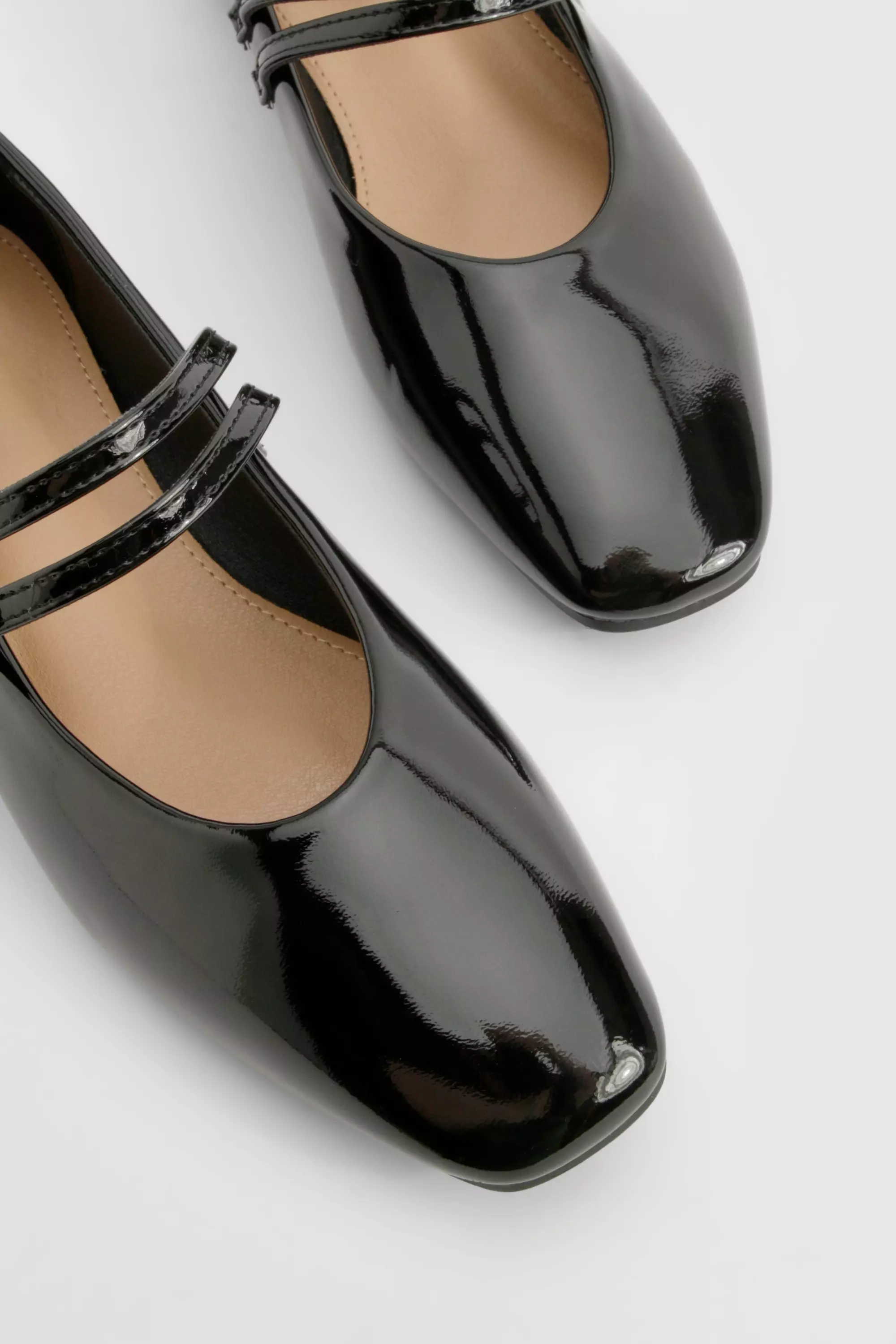 Black Patent Double Strap Mary Janes صورة بديلة