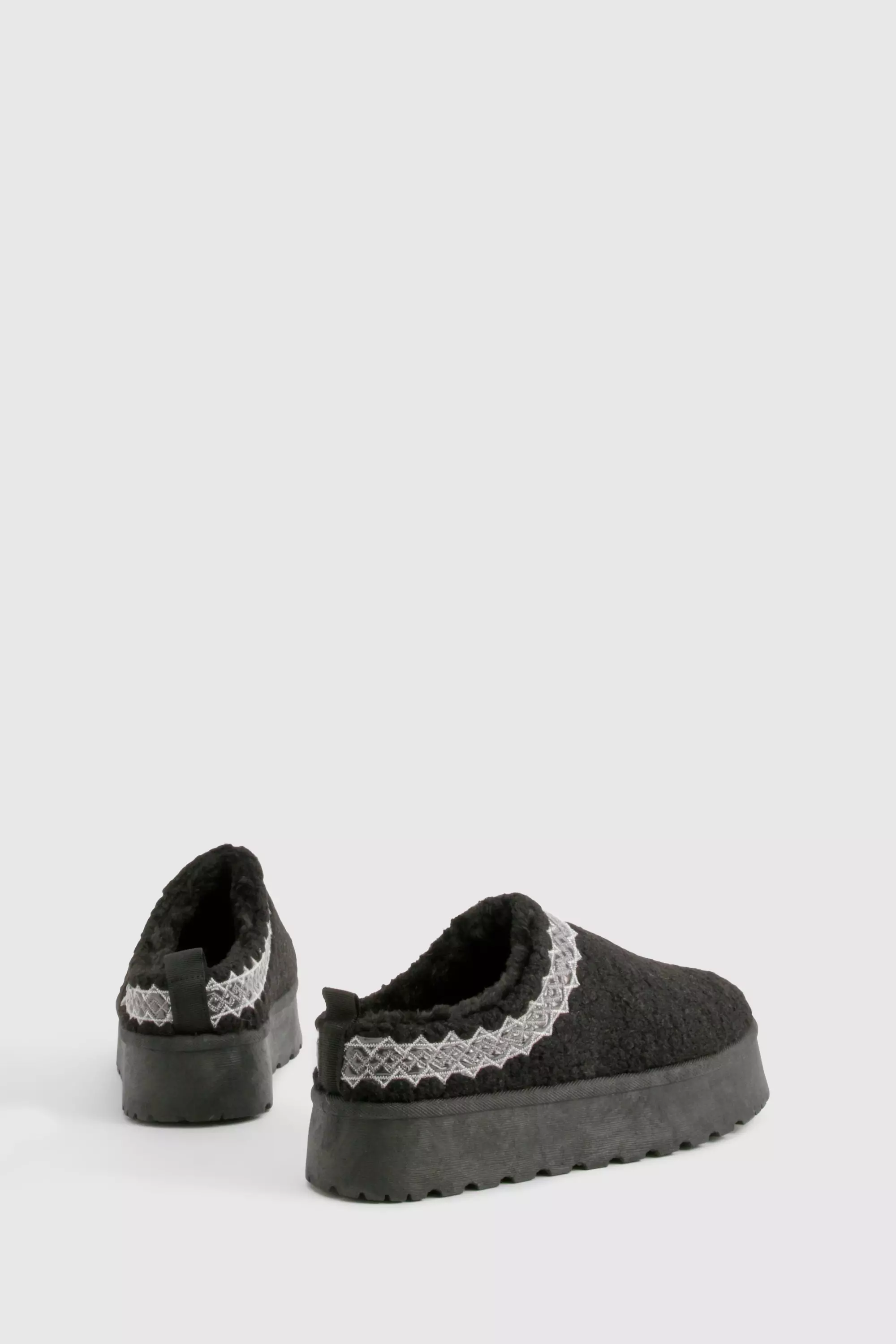 Black Borg Embroidered Detail Cosy Mules  صورة بديلة