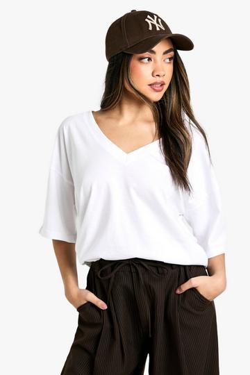 Boohoo basics deep v-neck oversized t-shirt white