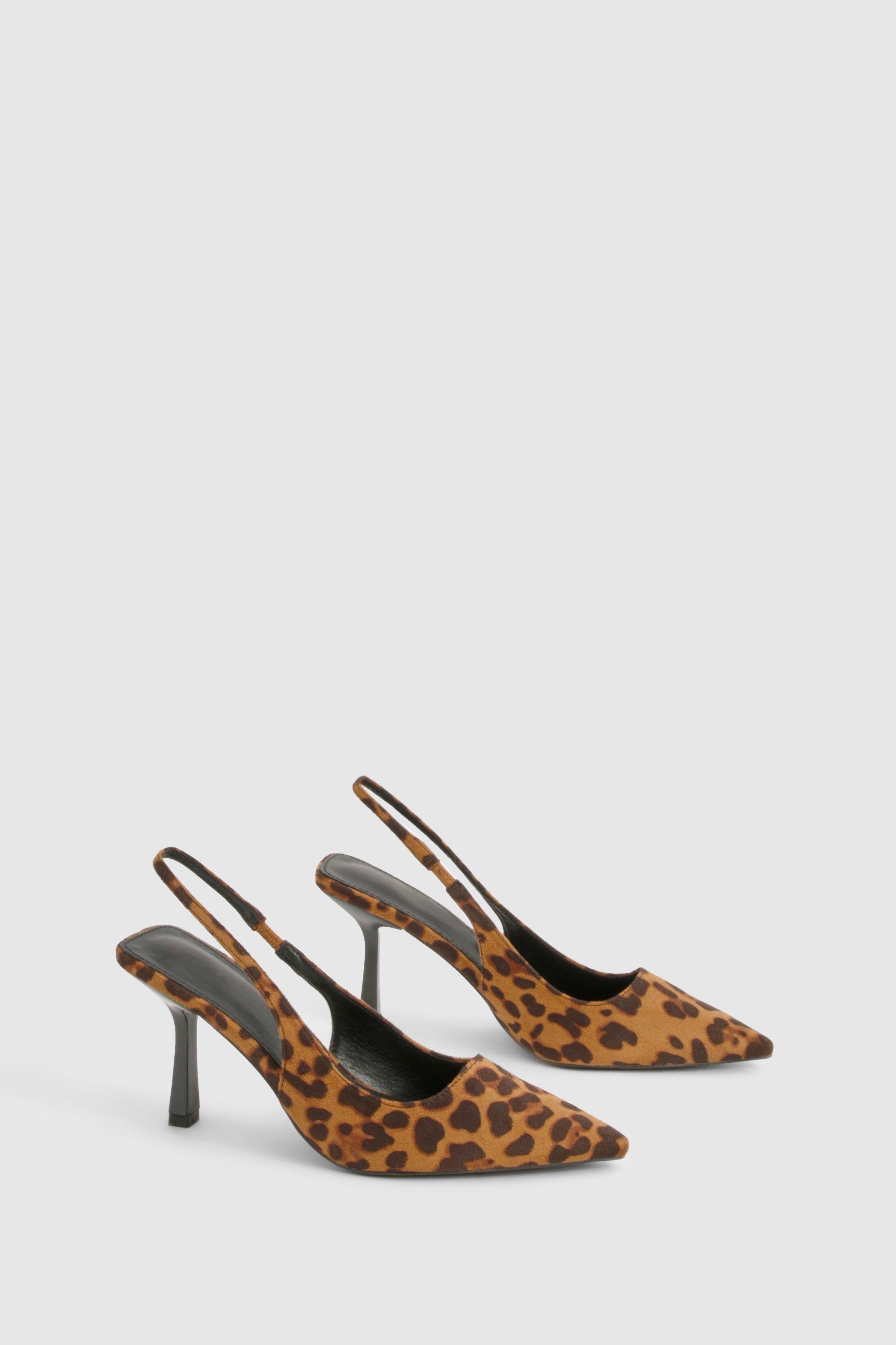 Scarpe decollete a punta leopardate sul retro con tacco