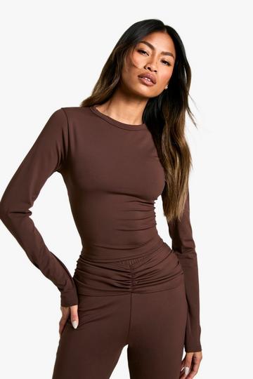 Sculpting Slinky Crew Neck Long Sleeve Top chocolate