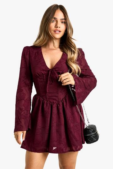 Petite Burnout Bloemen Skater Jurk Met Korset Detail burgundy