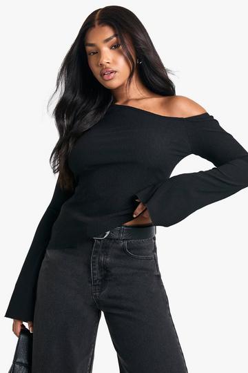 CRINKLE TEXTURE SCALLOP HEM Asymmetric BELL SLEEVE TOP black