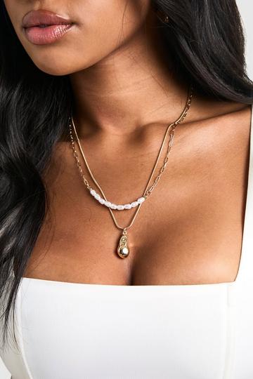 Hammered Metal and Pearl Layered Necklace gold