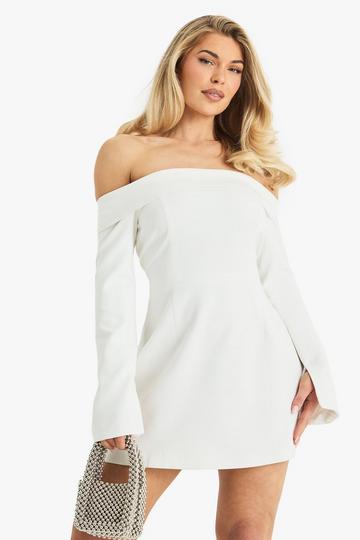 Getailleerde Off Shoulder Mini Skater Jurk Met Structuur white