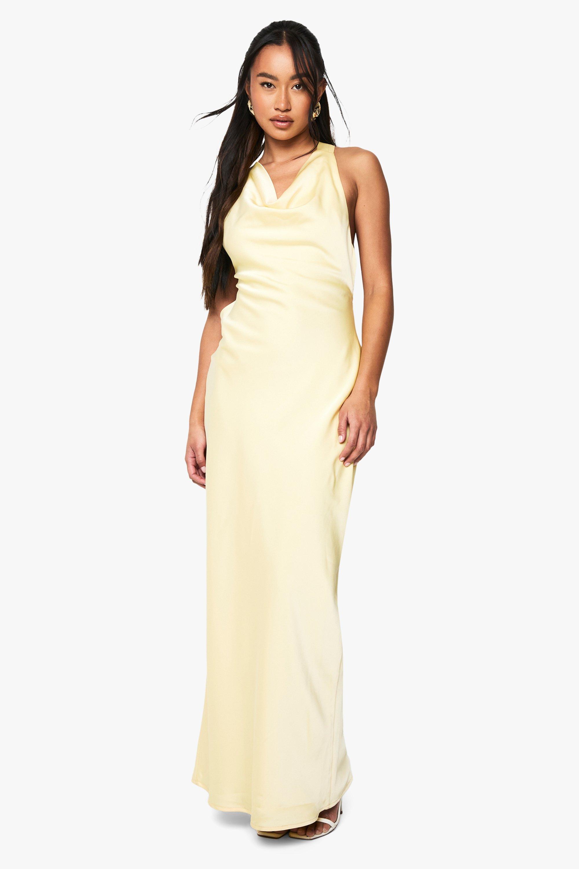 Robe longue satinée drapée
