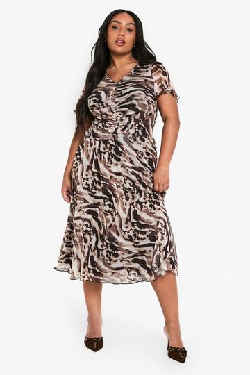 Plus Geplooide Mesh Midaxi Jurk Met Print brown