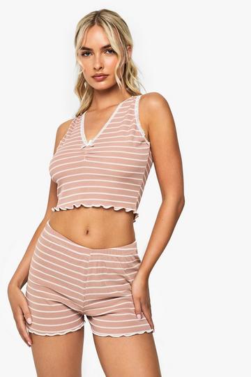 Ensemble de pyjama à bordures en dentelle avec débardeur rayé et short beige