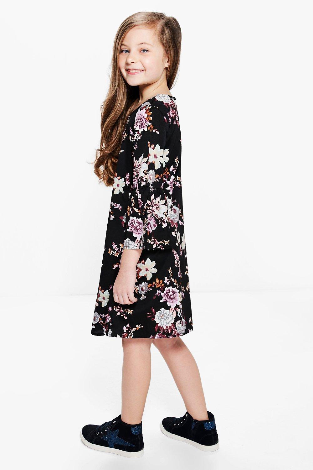 bell sleeve dress boohoo