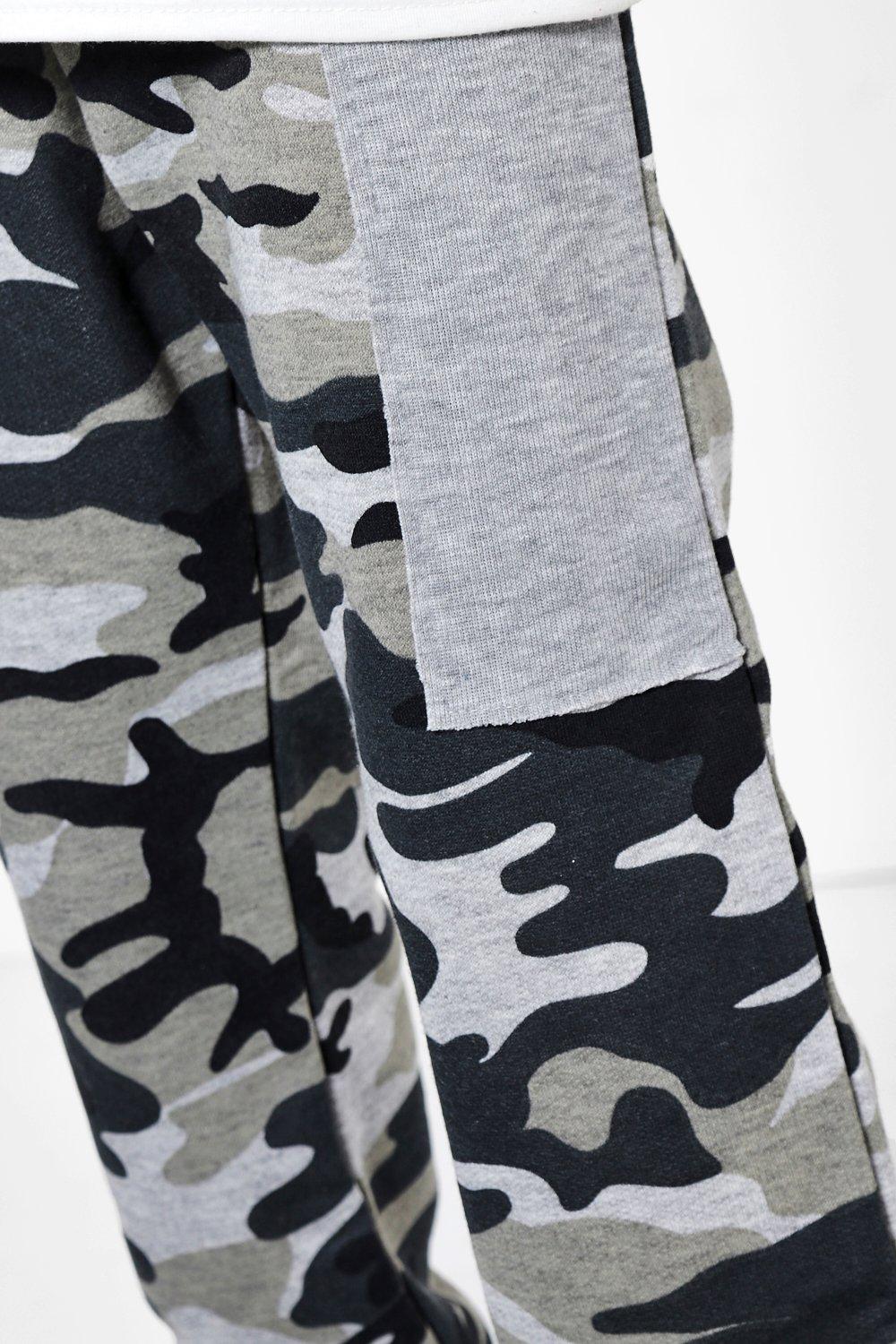 Boys Camo Print Joggers boohoo IE