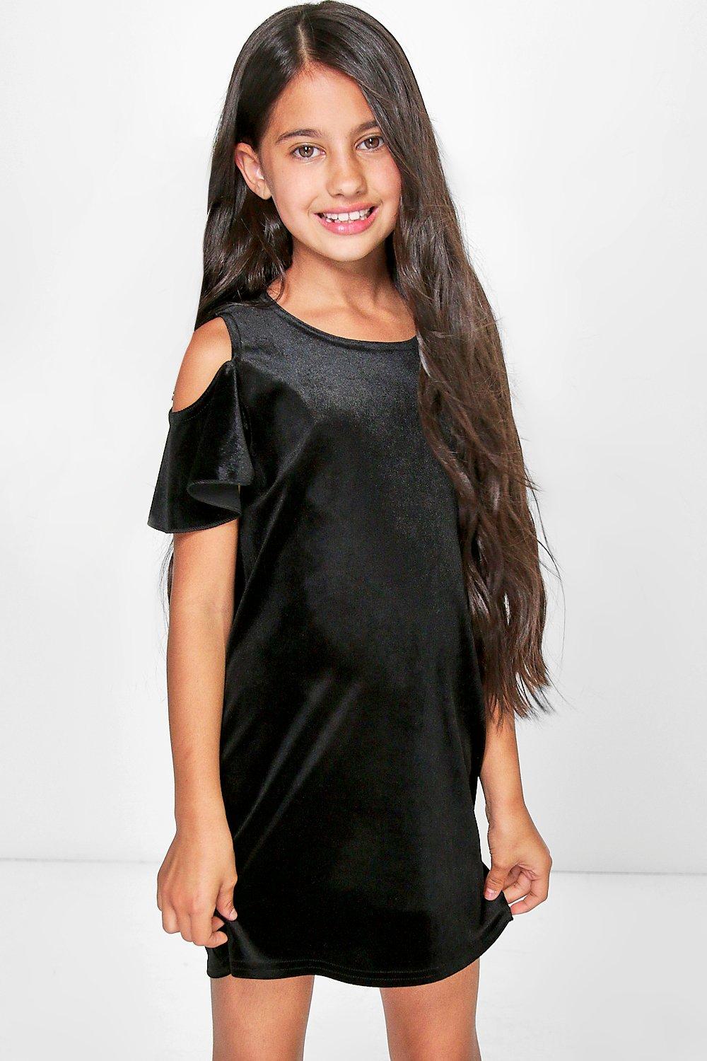 girls with open dress