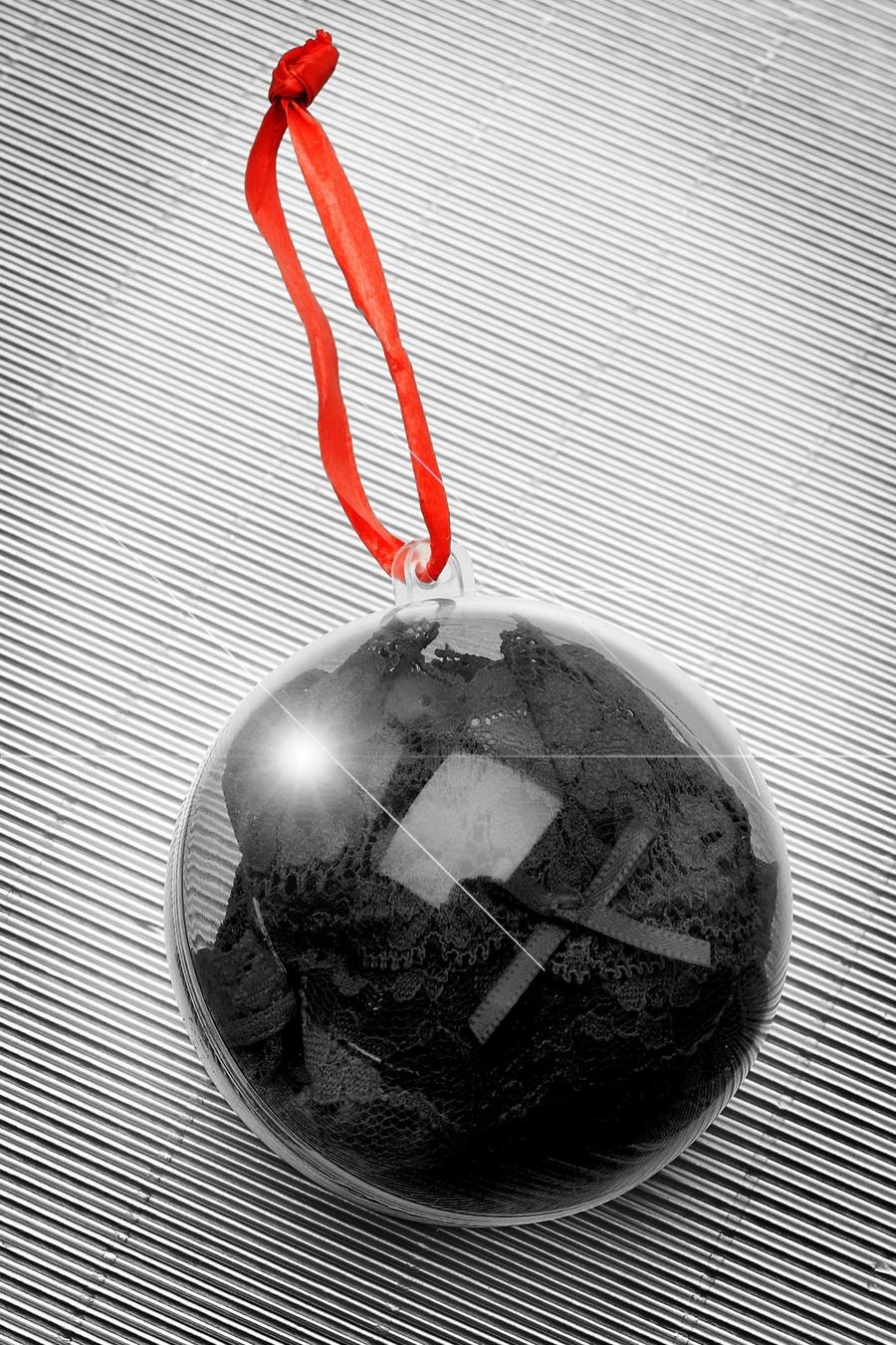 Boule de Noël avec string en dentelle, Black image number 1