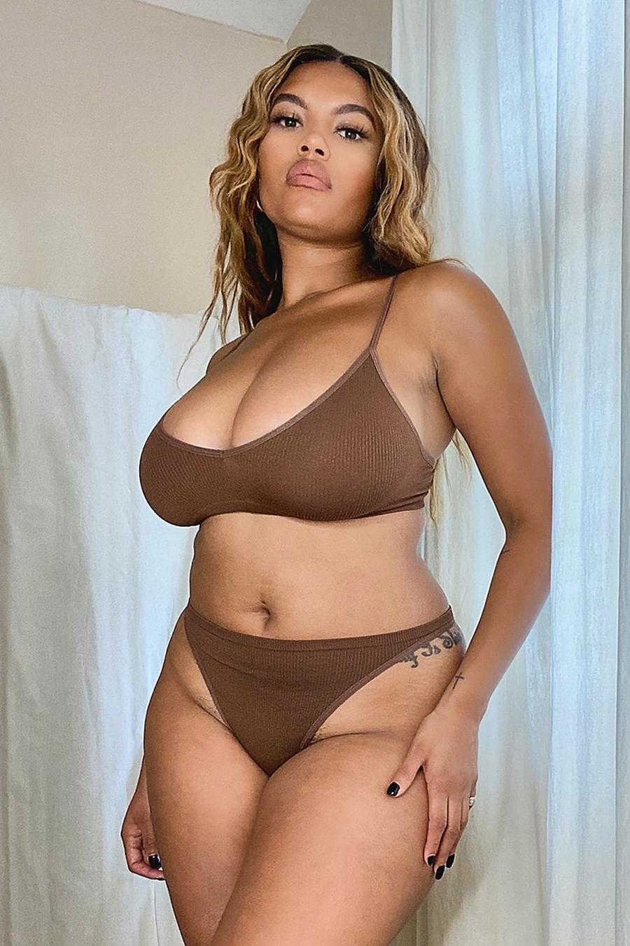 Chestnut brown Ribbed Seamless Dip Front Thong image number 1