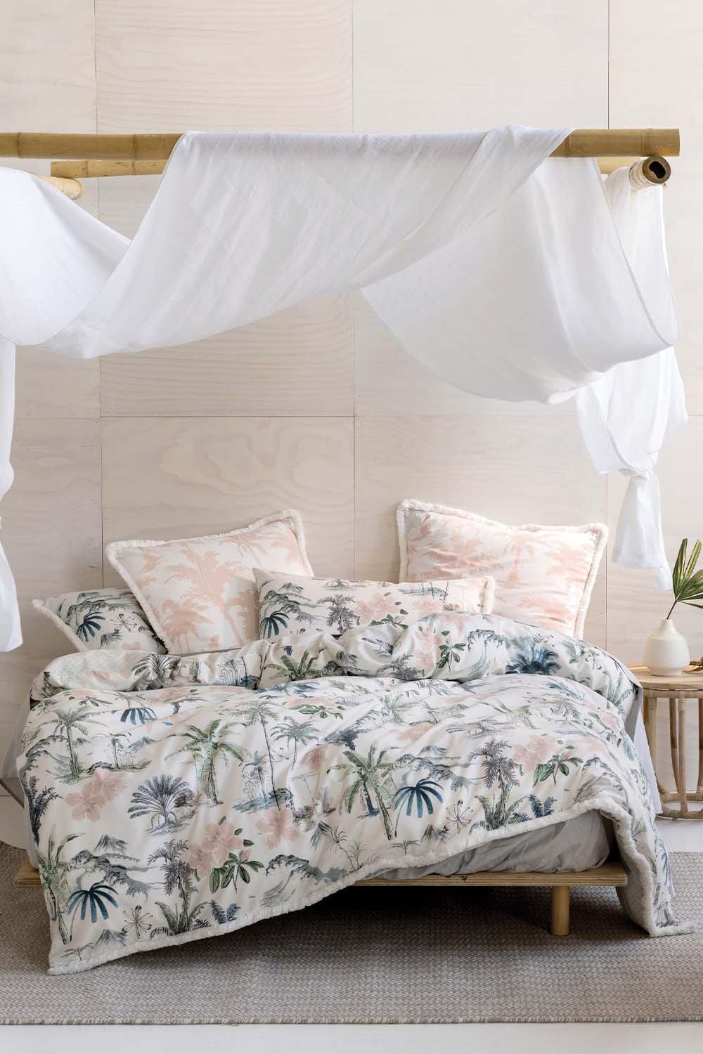 luana quilt cover set