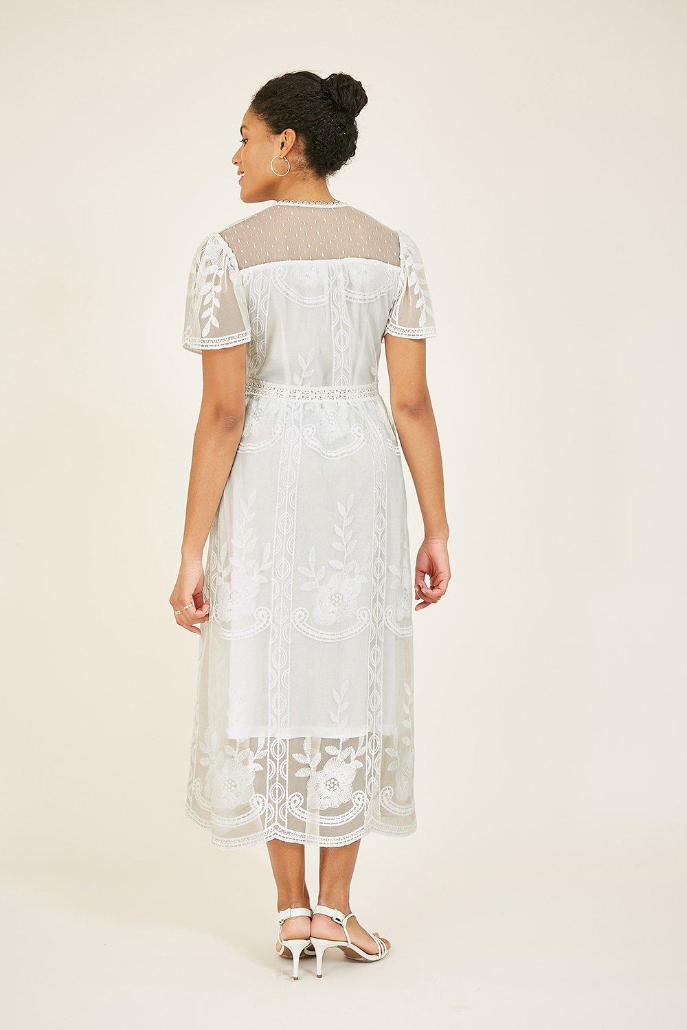 yumi white lace dress