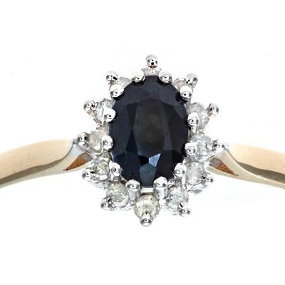 Jewelco London Gold 9ct Gold Diamond Oval Sapphire Classic Royal Oval Cluster Ring