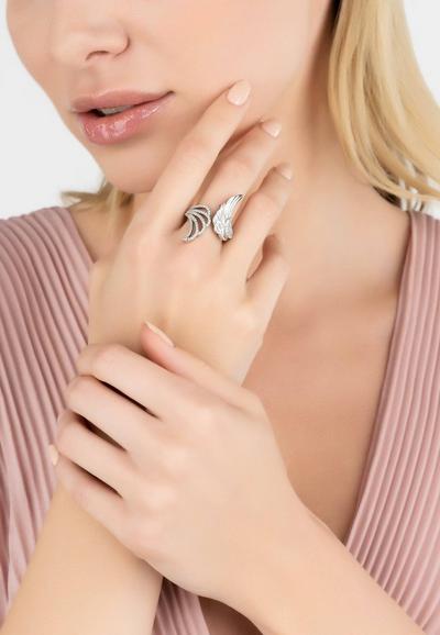 Latelita Silver Angels Wing Wrap Around Ring Silver