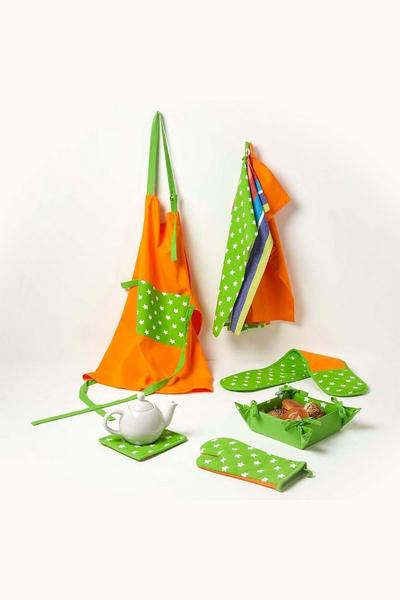 Homescapes Orange Orange and Green Stars Cotton Apron