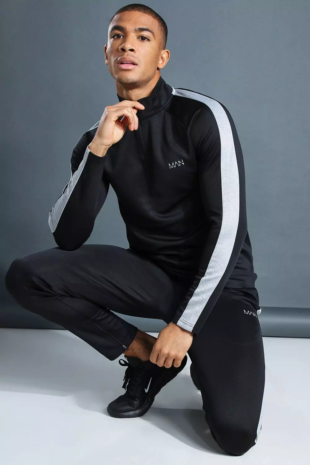 Funnel sales neck tracksuit