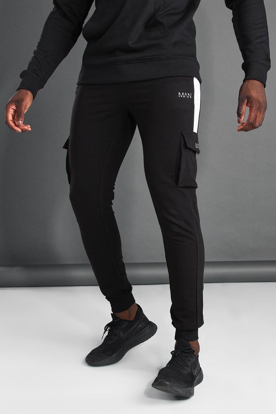 שחור מכנסי ריצה דגמ"ח ספורטיביים עם פאנל צדדי של MAN image number 1