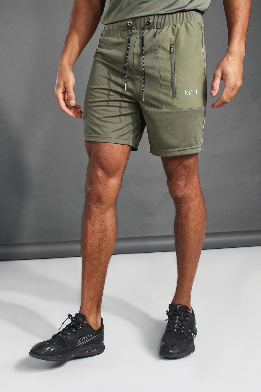 MAN Shorts mit Taschen in Kontrastfarben, Khaki image number 1