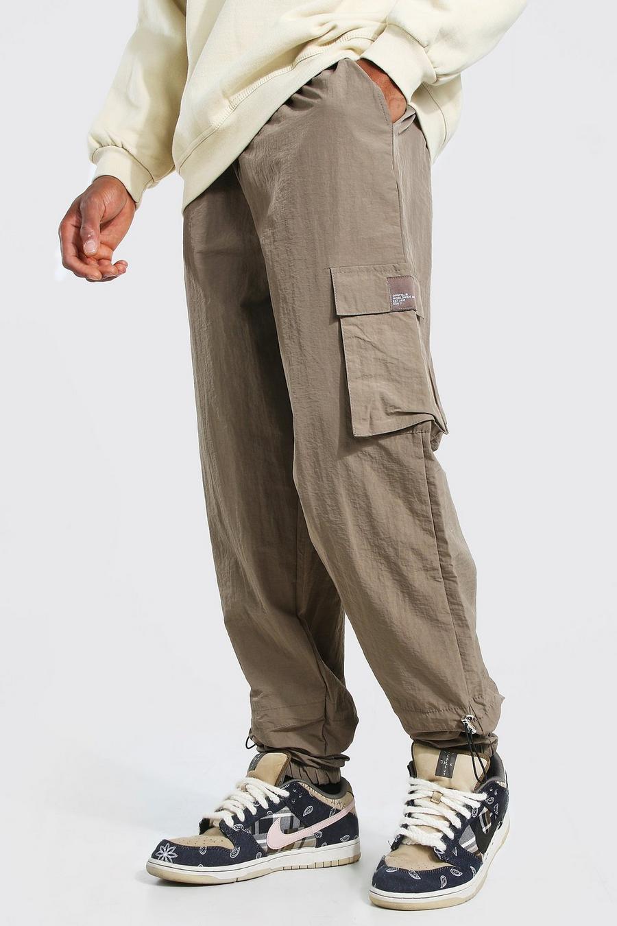 אפור חום מכנסי דגמ"ח מבד עם קמטים עם לשונית MAN ומכפלת אלסטית image number 1