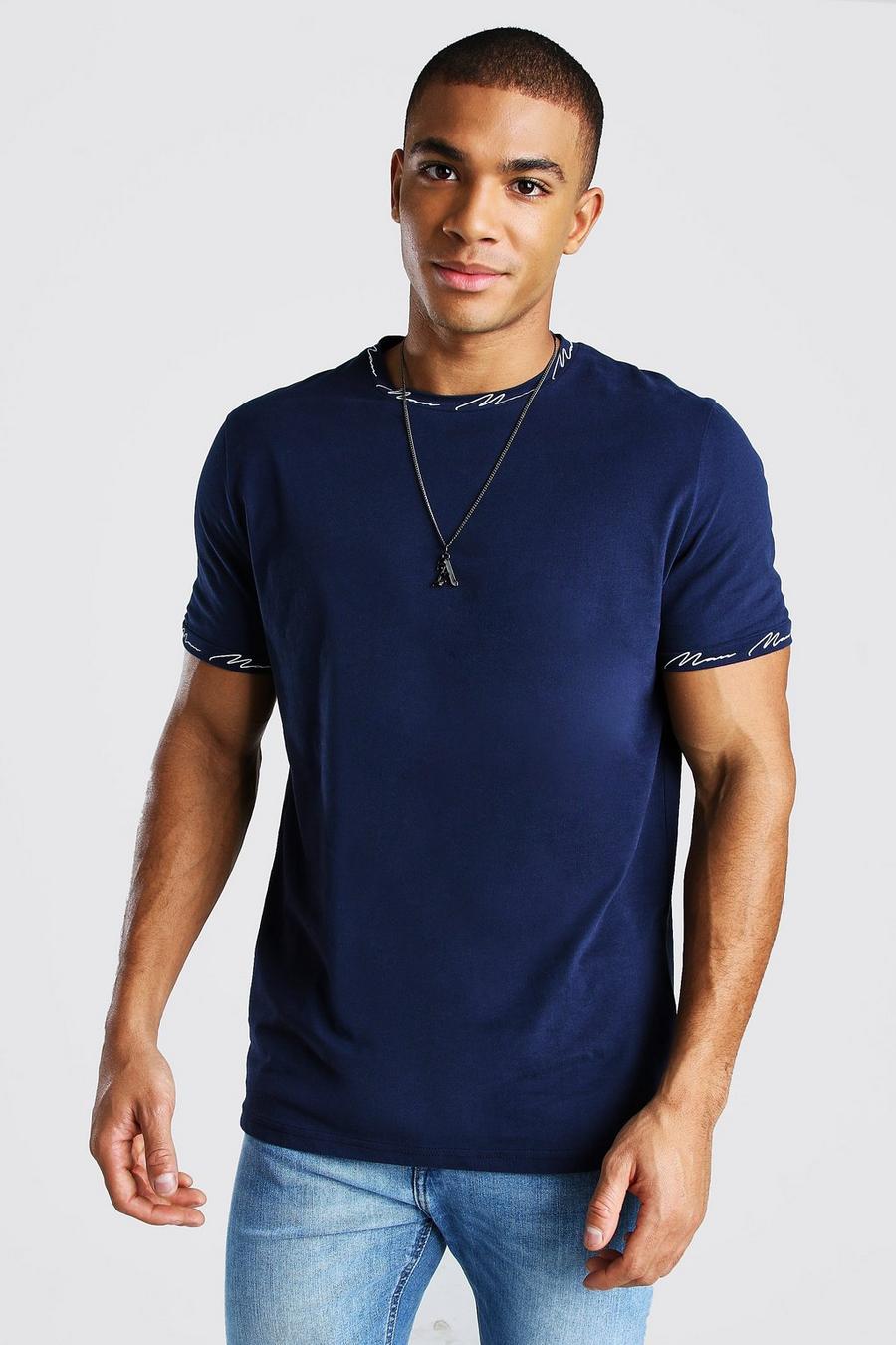 T-Shirt mit Print und Man-Schriftzug an Hals und Bündchen, Marineblau image number 1
