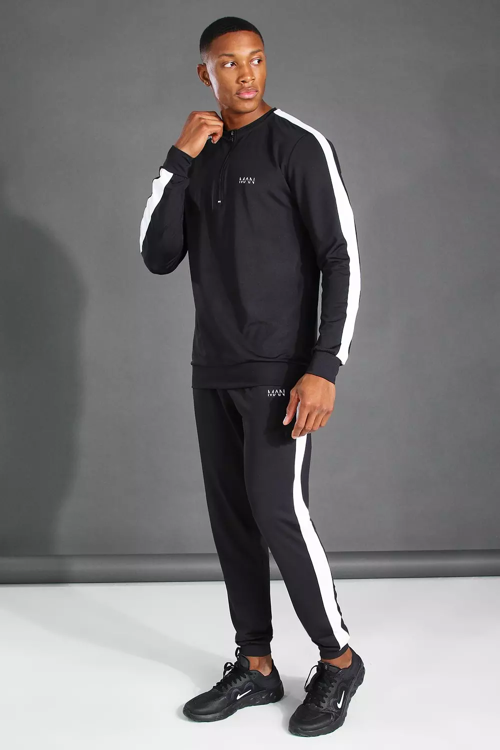 Nike side deals stripe tracksuit