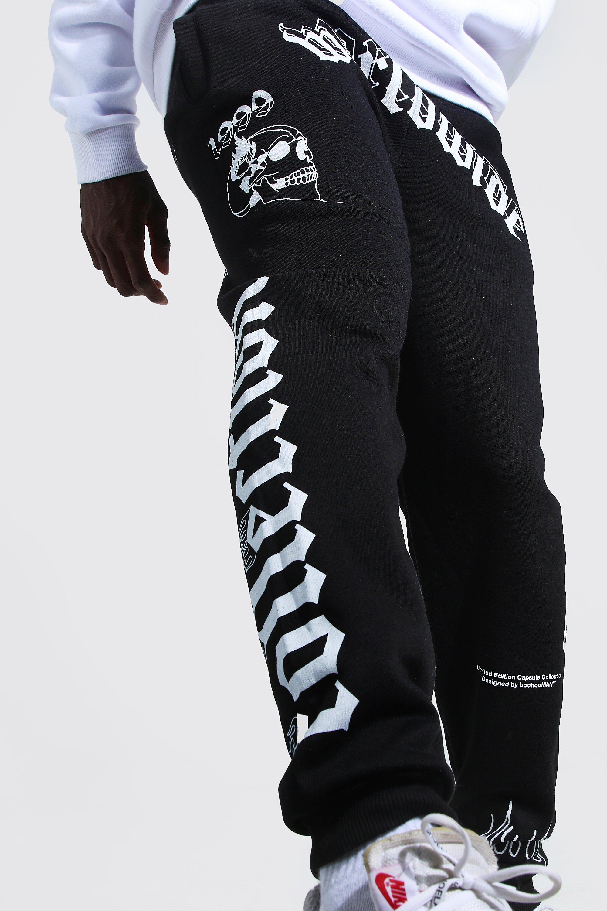 Pantaloni tuta dal taglio rilassato con stampa grafica Worldwide boohoo IT