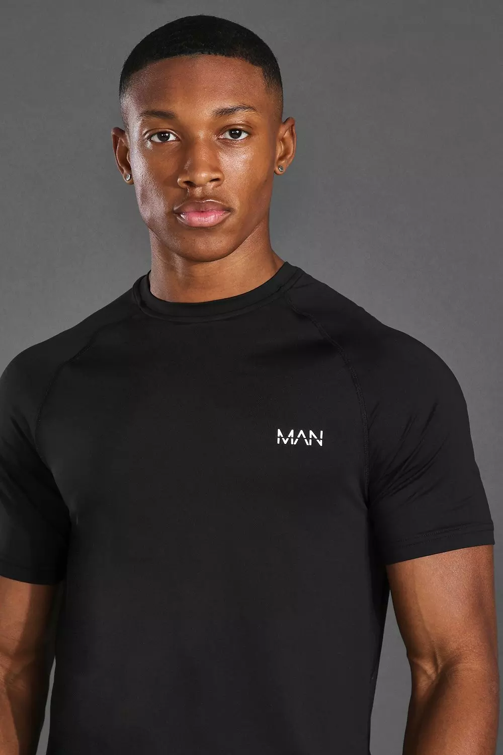 Man Active Muscle Fit Raglan T-Shirt