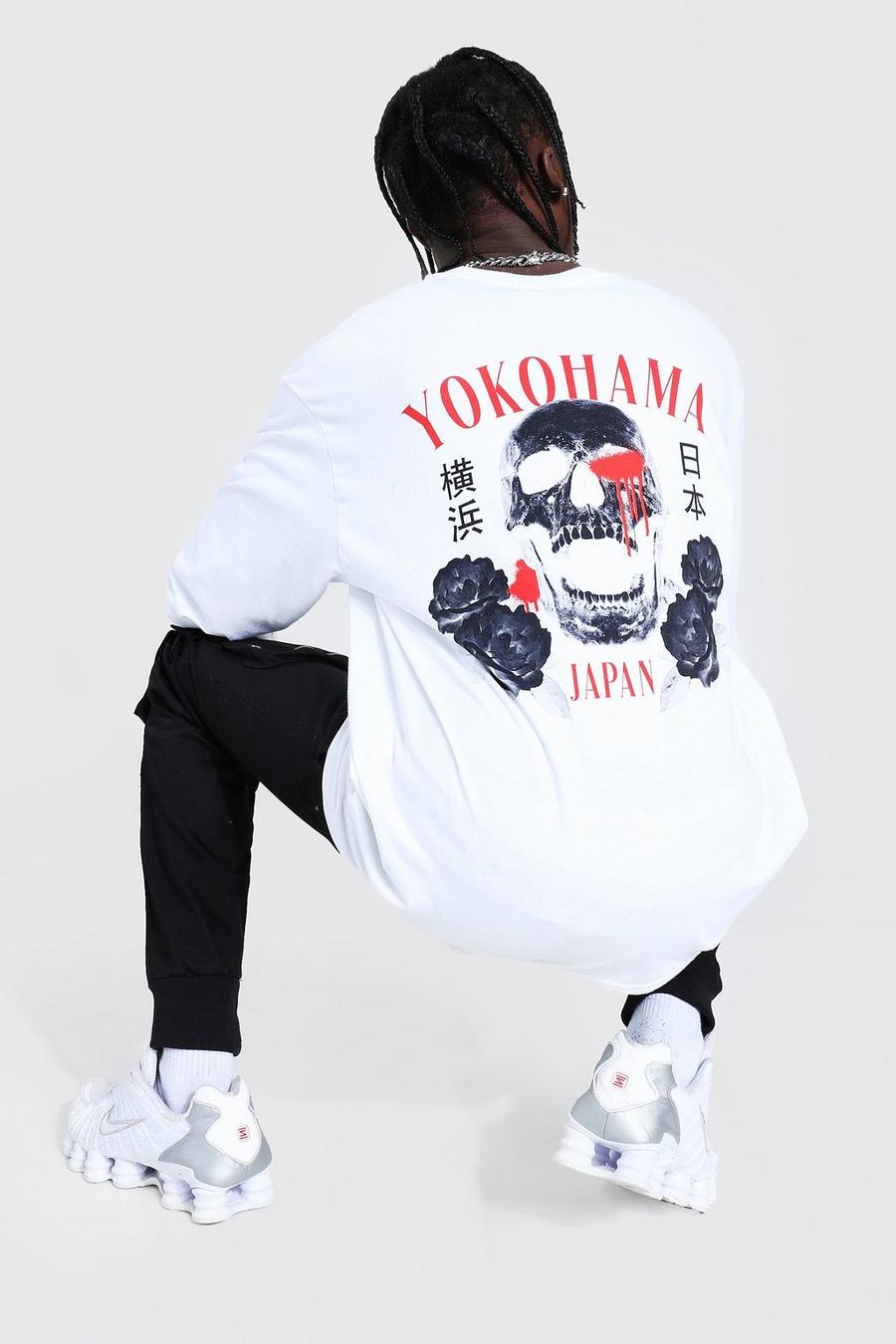 לבן טישרט בגזרה משוחררת עם שרוולים ארוכים והדפס אחורי Yokohama image number 1