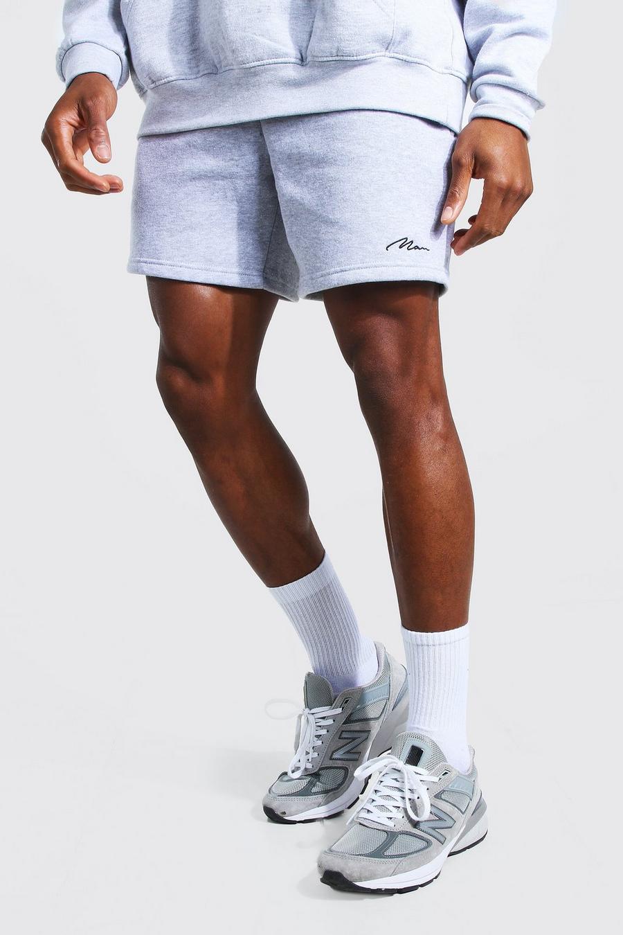 Pantalones cortos de punto ajustados con firma Man, Marga gris image number 1
